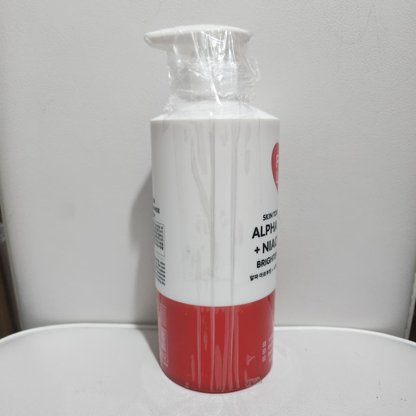 Pro Lab Skin Tone Corrector Alpha Arbutin + Niacinamide Brightening Lotion.