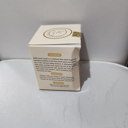 Selfie Facial Cream Whitening Anti-Stain Anti-Aging Enriched with Vitamin C & E for Radiant Skin